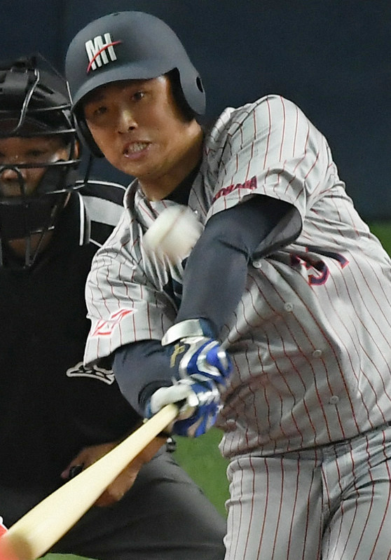 【三菱日立パワーシステムズ-トヨタ自動車】九回表三菱日立パワーシステムズ2死、久木田が左越え本塁打を放つ=京セラドーム大阪で2019年11月1日、久保玲撮影