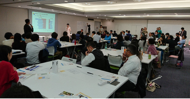 男性の育休取得の課題について考える参加者ら=東京都千代田区で2019年10月22日午前10時2分、塩田彩撮影