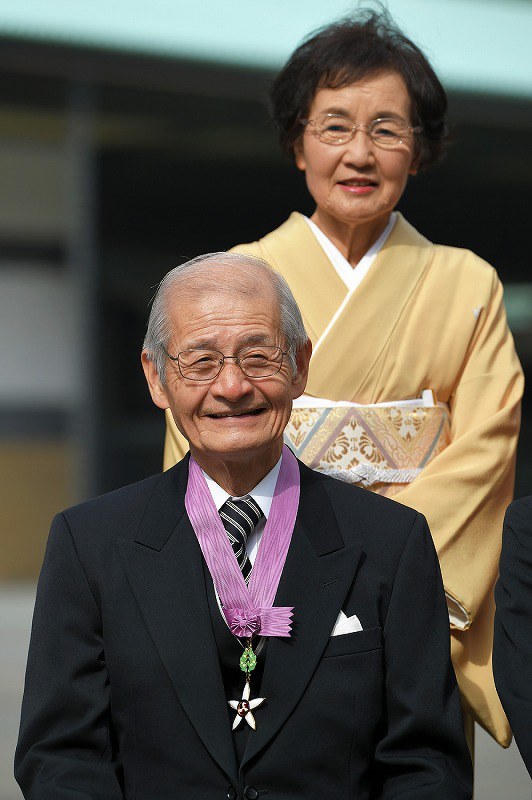 吉野彰さんらに文化勲章授与 令和初、陛下「力を尽くされます
