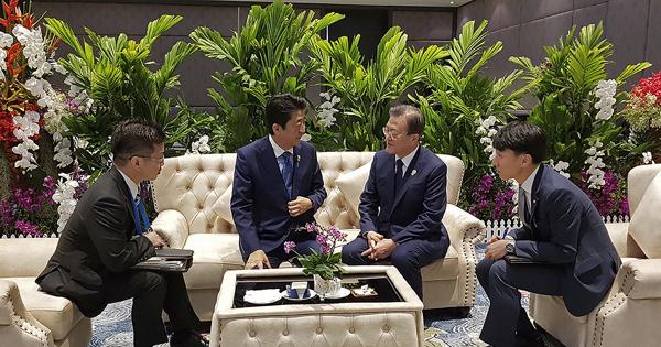 Abe-Moon talks unlikely to lead to breakthrough in soured ties - The Mainichi