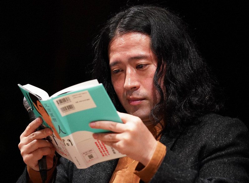 小説「人間」の刊行を記念したトークイベントに臨む又吉直樹さん=東京都渋谷区の紀伊国屋サザンシアターで2019年10月20日、手塚耕一郎撮影
