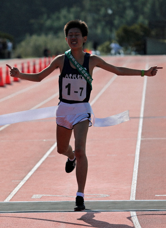 全国高校駅伝 県予選 男子 八千代松陰 接戦制す 女子 成田 走り確実にｖ２ 千葉 毎日新聞