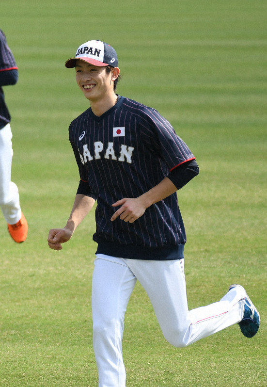 代走の切り札として活躍が期待される野球日本代表の周東=那覇市で2019年10月28日午前11時0分、細谷拓海撮影