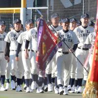 PL学園がマスターズ甲子園出場 桑田真澄さんが選手宣誓 [写真特集2/5
