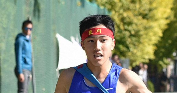 愛知駅伝　豊川　ジャージ 豊川と安城学園 全国高校駅伝出場校紹介 愛知 [愛知県]：朝日新聞