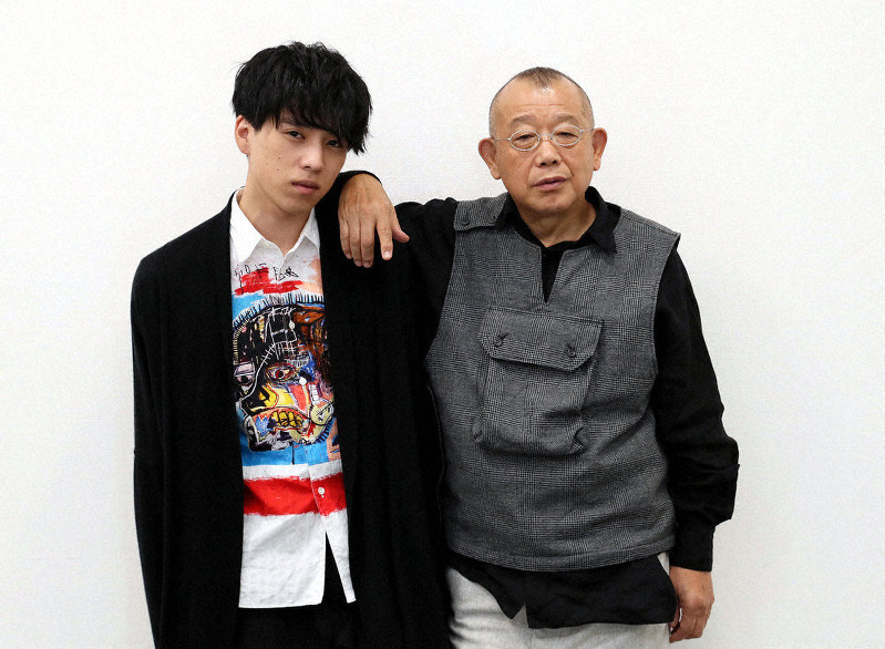 トーク 笑福亭鶴瓶 映画 閉鎖病棟 それぞれの朝 主演 役 を作って入り込む 毎日新聞