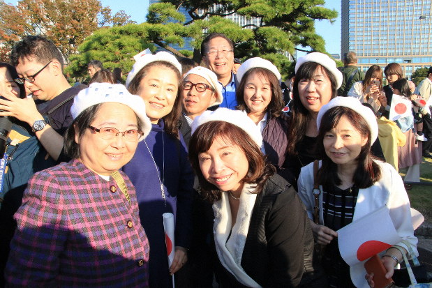 今 ガウン 豊富な 白い ベレー 帽 Handsoverhearts Net