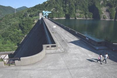 宮城刑務所の囚人が作業した現場で最大の田子倉ダム＝福島県只見町で２０１９年８月１８日午後３時２０分、去石信一撮影