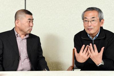 対談する桂南光さんと料理研究家の土井善晴さん（右）＝東京都千代田区で