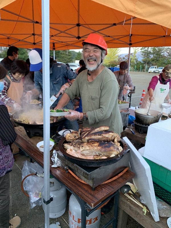 肉たっぷりの炊き出しの焼きそば=長野市で2019年10月、鎌田實さん提供