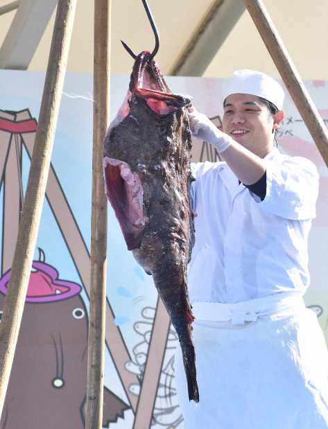 あんこう祭14万人 大洗・ガルパンイベントも盛況 | 毎日新聞