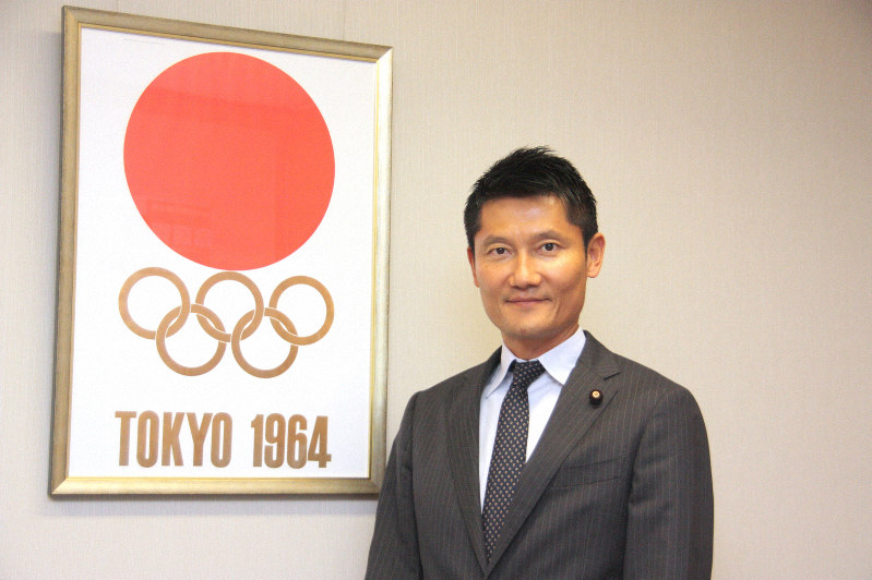 朝日健太郎氏=高橋恵子撮影