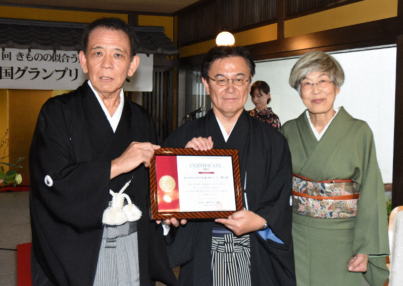 きものの似合う街大賞 山口 萩市が初代全国グランプリ 2位の金沢市に大差 毎日新聞