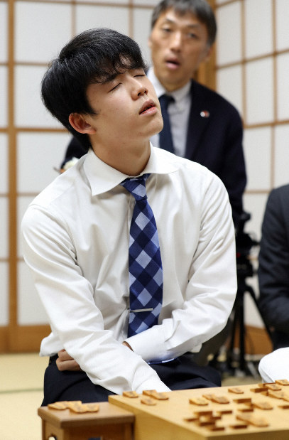 第69期王将戦リーグ特選譜：「痛恨の一手」 藤井七段、最年少