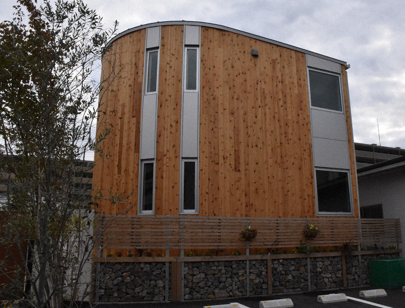 コレ推し 広島 かたつむりの家 広島市 じっくり絵本を 専門図書館 希少本含め１０００冊 大人もファン 中国 毎日新聞