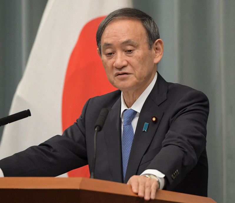 記者会見で質問に答える菅義偉官房長官=首相官邸で2019年11月21日午前11時32分、川田雅浩撮影