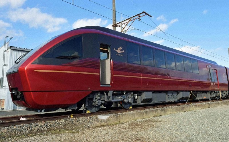 ひのとり、ゆったり 近鉄が車内公開 | 毎日新聞