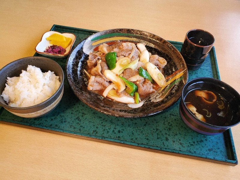 但馬牛と岩津ねぎの炒め物定食
