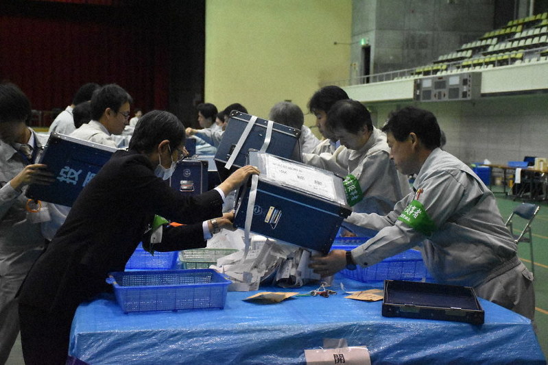 米沢市長選 中川氏 再選果たす 実績訴え 近藤氏破る 山形 毎日新聞