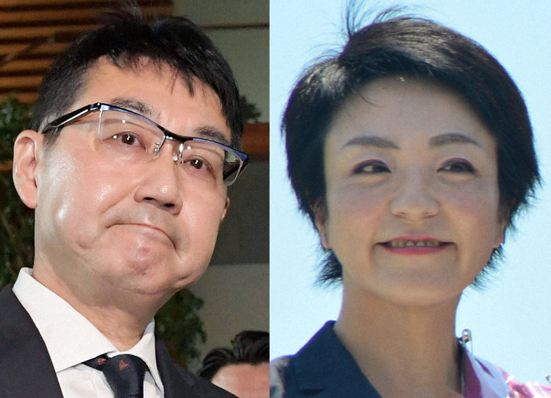 河井克行氏(左)と案里氏(右)