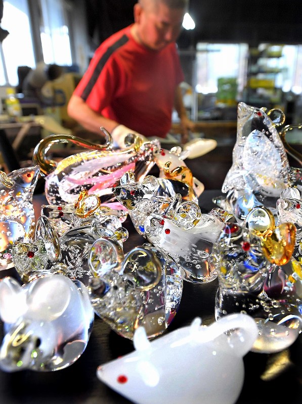 ガラス細工　キラキラ 北海道・帯広・ガラス細工】キラキラ！サンキャッチャー作り｜アソビュー！