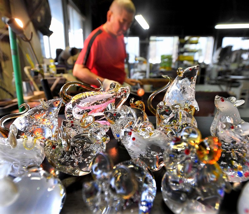 透明感と色彩美しく キラキラ子年のガラス細工 [写真特集1/8] | 毎日新聞