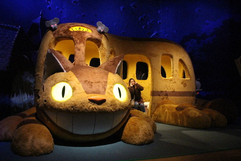 となりのトトロ ネコバス振り子時計 Amazon.co.jp: GBL となりのトト