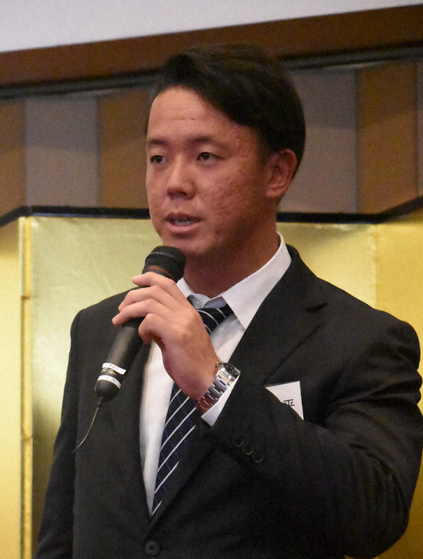 来季から主将を務める林悠平内野手=茨城県鹿嶋市光で