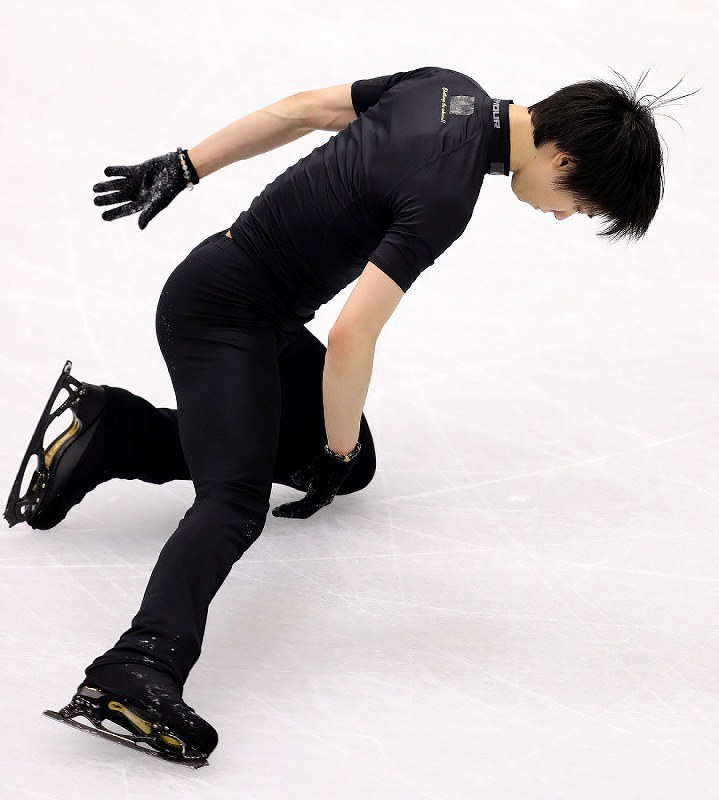 In Photos Yuzuru Hanyu practices quadruple axel jump for GP final free