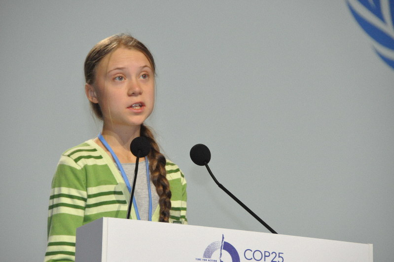国連気候変動枠組み条約第25回締約国会議(COP25)で演説するグレタ・トゥーンベリさん=スペイン・マドリードで2019年12月11日、鈴木理之撮影