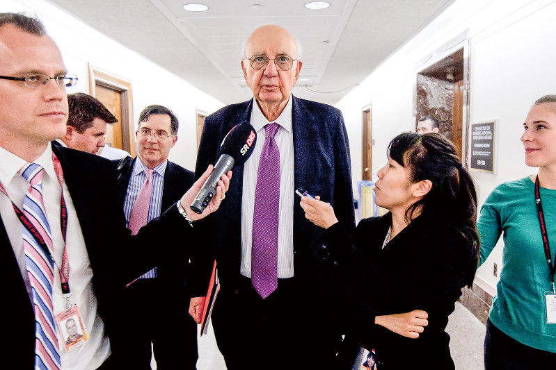 2㍍超の長身もインフレファイターにふさわしかった(経済再生諮問会議議長を務めた2012年時)(Bloomberg)