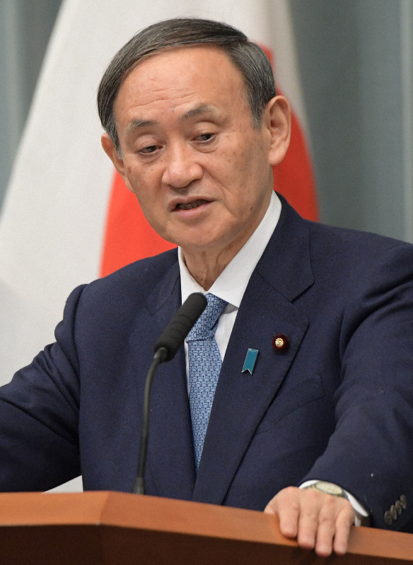閣議後の記者会見で質問に答える菅義偉官房長官=首相官邸で2019年12月13日午前11時3分、川田雅浩撮影