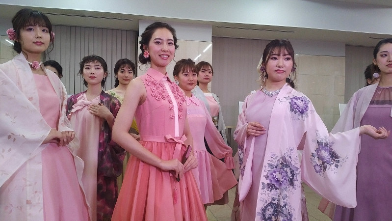 大学倶楽部 共立女子大 Sdgs達成に向けた地域連携ファッションショーを開催 毎日新聞