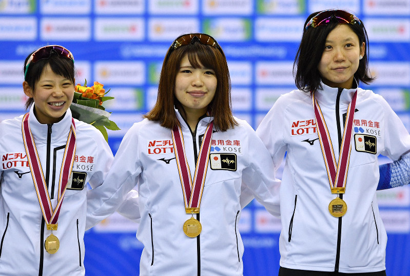 スピードスケートW杯第4戦 女子団体追い抜き、高木美・高木菜・佐藤が