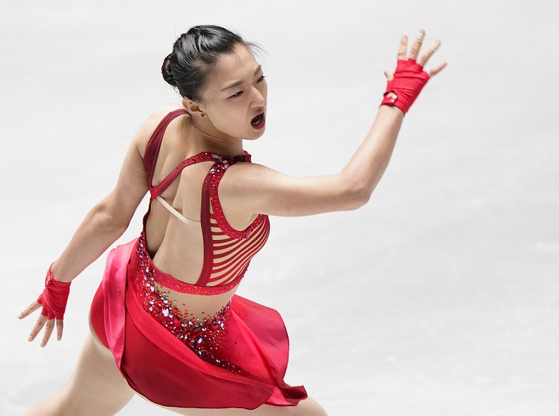 女子ＳＰで演技する坂本花織＝東京・国立代々木競技場で２０１９年１２月１９日、佐々木順一撮影