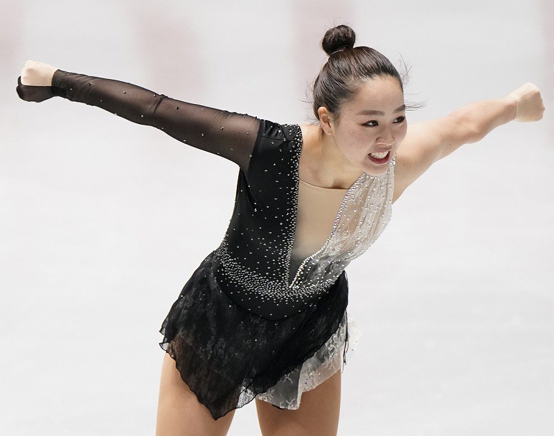 女子ＳＰで演技する樋口新葉＝東京・国立代々木競技場で２０１９年１２月１９日、佐々木順一撮影