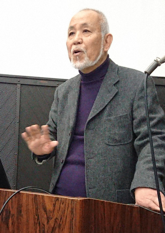 講演する八重野充弘氏=横浜市中区で