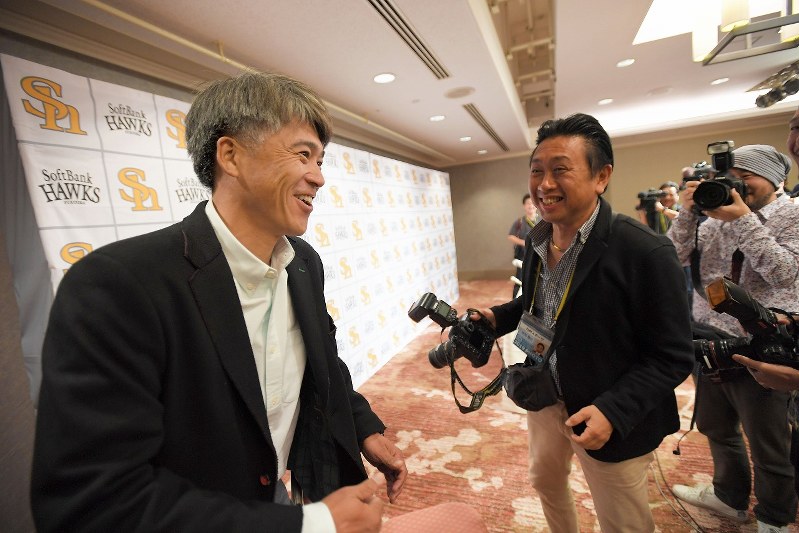 愛される球団のために「なんでもやります」 城島健司氏がSBフロント