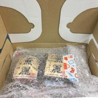 記者の元に常温で送られてきた「ハム詰め合わせ」＝東京都千代田区で2019年12月17日午後3時31分、岡礼子撮影