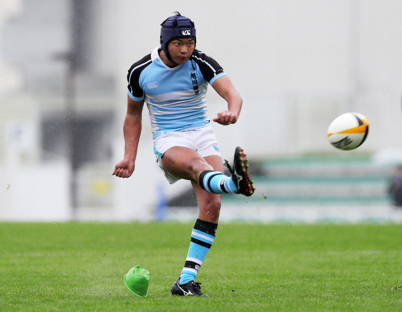 第99回全国高校ラグビー北北海道決勝】旭川龍谷7－0遠軽 [写真特集2/11