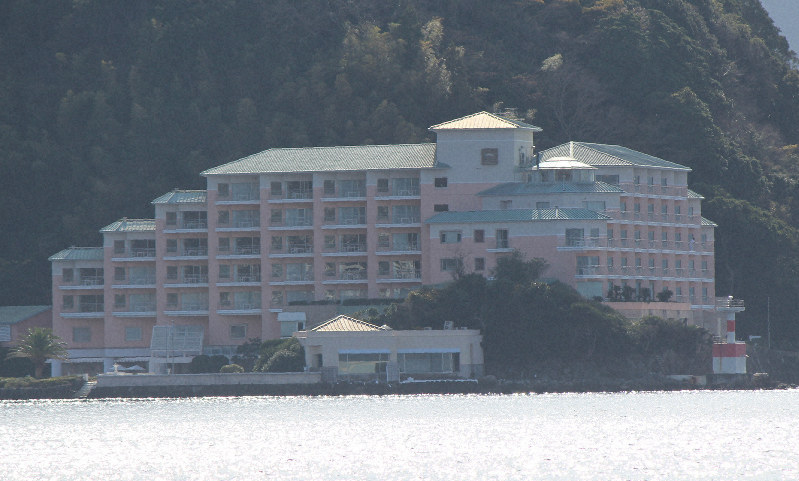 株式会社淡島ホテルが経営していた「淡島ホテル」。現在は別法人が経営中=静岡県沼津市内浦重寺で2019年12月21日午前11時44分、石川宏撮影