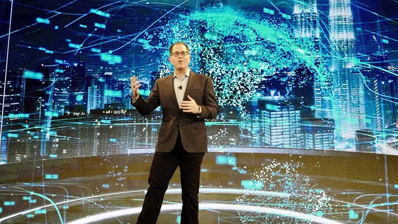 デルテクノロジーズ・サミットに登壇したマイケル・デル氏=筆者撮影