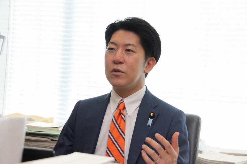 佐藤啓氏=高橋恵子撮影