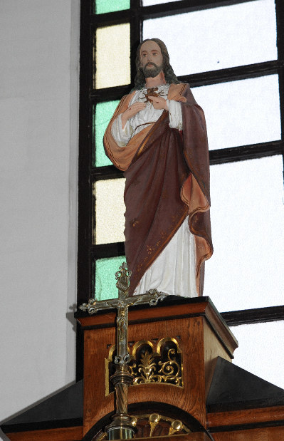 地震被害のキリスト像 クリスマスに修復間に合う 山形・鶴岡 | 毎日新聞