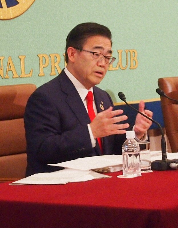 「あいちトリエンナーレ2019」について語る大村秀章知事=東京都千代田区の日本記者クラブで2019年12月24日午後4時17分、竹田直人撮影