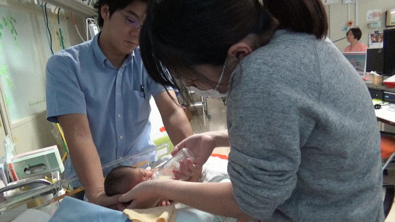 待ちに待った出産 そして病気の発覚 連載第1回 たける 一緒に歩こう 難病 二分脊椎症奮戦記 柳沢茜 毎日新聞 医療プレミア