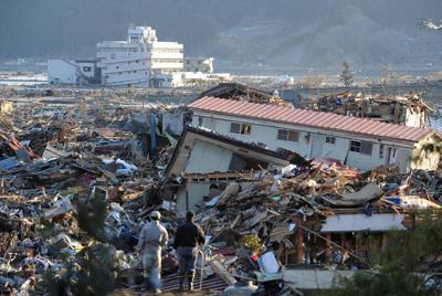 東日本大震災の津波で壊滅的な被害を受けた岩手県陸前高田市の市街地。沿岸部はがれきや災害ごみで埋め尽くされた光景が広がった＝２０１１年３月12日、兵藤公治撮影