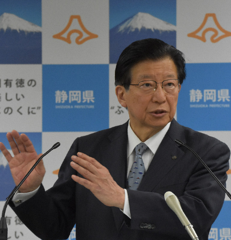リニアを巡る新たな協議の枠組みについて「環境省や農林水産省の参画を要請する」と語る川勝平太知事=静岡県庁で2019年12月24日、山田英之撮影