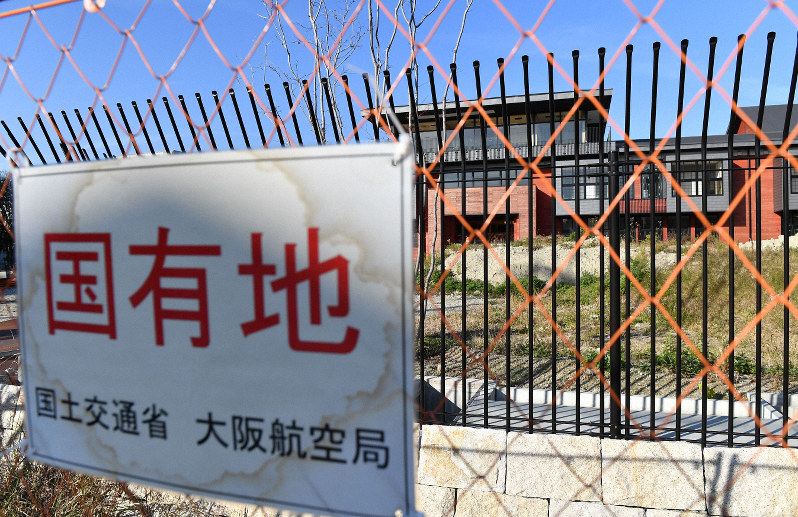 国有地に放置されたままの森友学園の小学校校舎=大阪府豊中市で2019年12月25日、望月亮一撮影