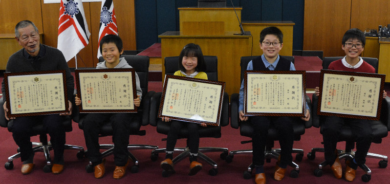 児童4人ら 連係プレーで79歳救助 山形の山中で発見 通報 救急車案内も 毎日新聞